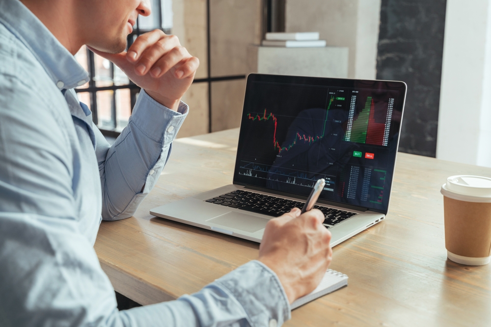 Forex Scalping Explained: Strategies, Risks & Broker Features | Skadeva Guide